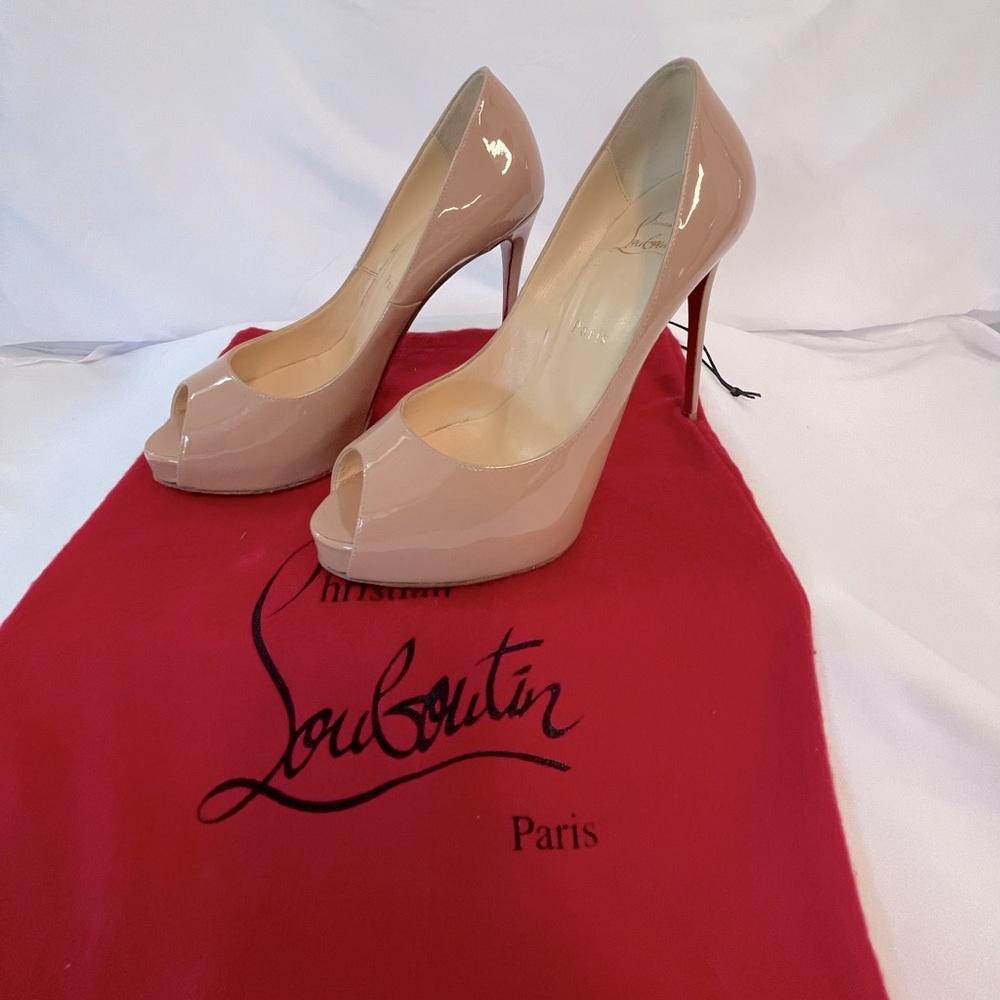 Very Privé Peep-Toe Patent Leather Pumps, Nude, 37 1/2